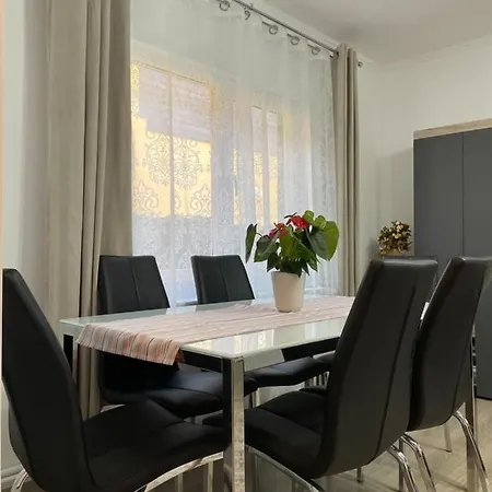 Casa Cu Curte Дом отдыха Нэводари